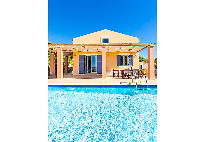 Private pool and terrace with sea views . - Antigoni Beach House . (Galerie de photos) }}