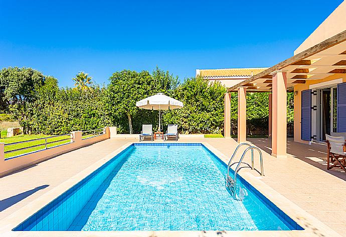 Private pool and terrace with sea views . - Antigoni Beach House . (Photo Gallery) }}
