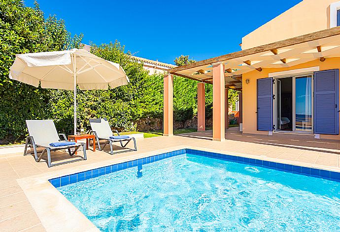 Private pool and terrace with sea views . - Antigoni Beach House . (Galleria fotografica) }}
