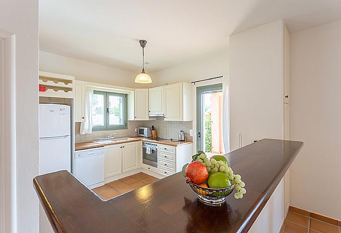 Equipped kitchen . - Villa Vali . (Fotogalerie) }}