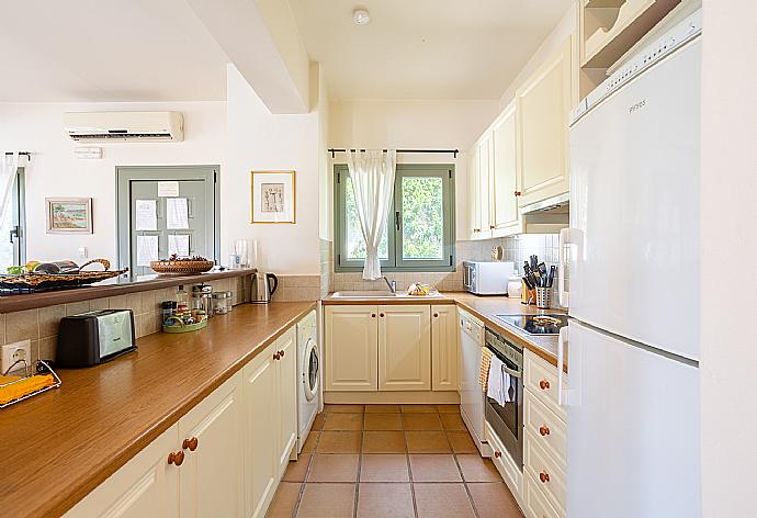 Equipped kitchen . - Villa Nora . (Fotogalerie) }}