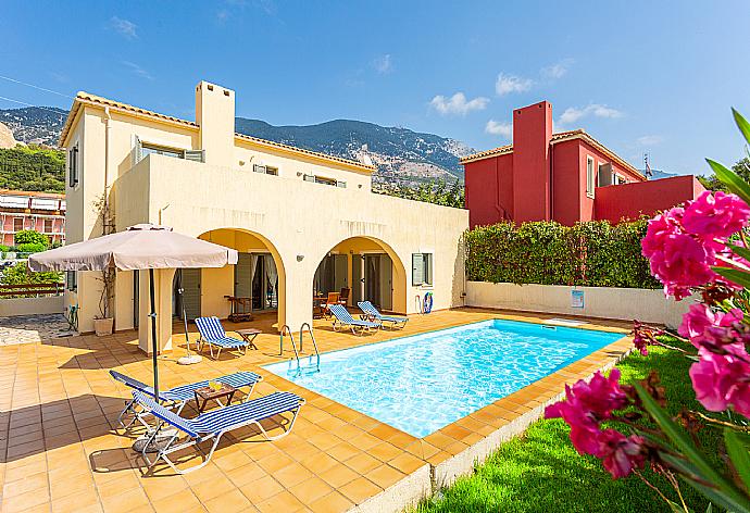 Beautiful villa with private pool, terrace, and garden . - Villa Katerina . (Photo Gallery) }}