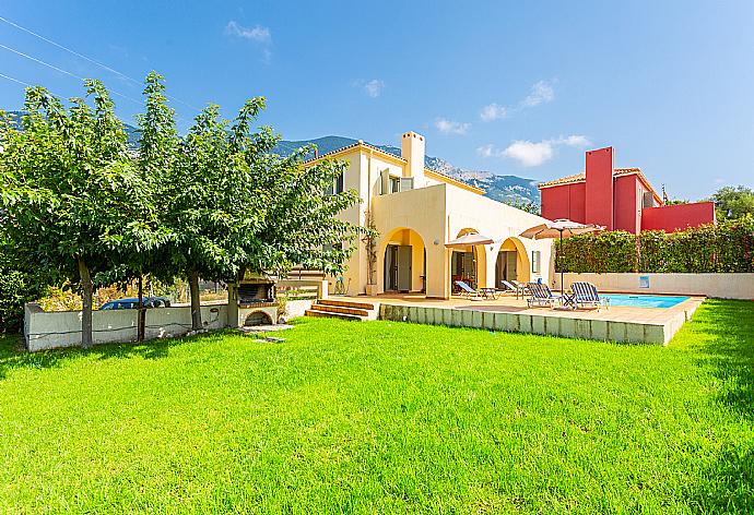 Beautiful villa with private pool, terrace, and garden . - Villa Katerina . (Photo Gallery) }}