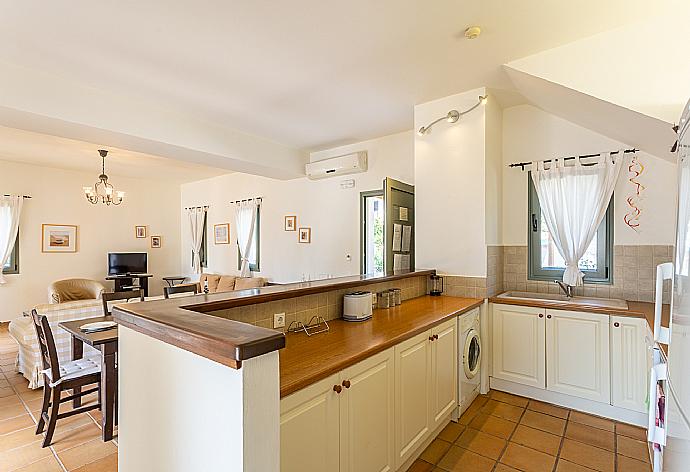 Equipped kitchen . - Villa Katerina . (Photo Gallery) }}