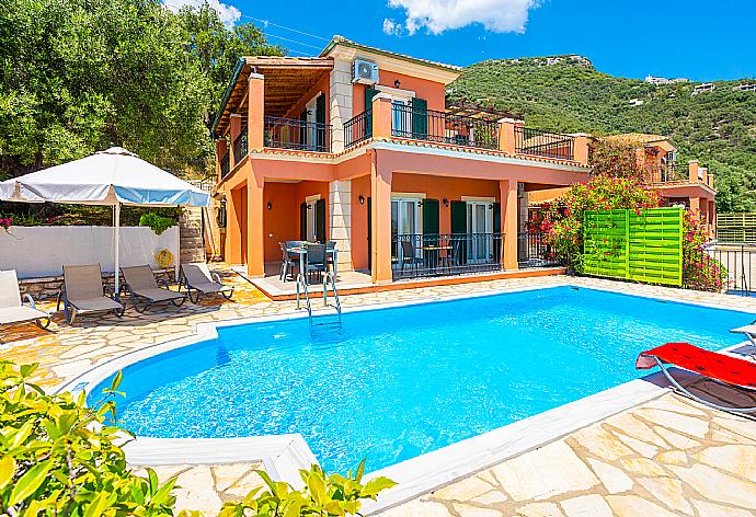 Beautiful villa with private pool and terrace with sea views . - Villa Youla . (Galerie de photos) }}