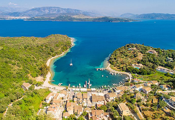 Aerial view of St. Stephanos  . - Villa Youla . (Galería de imágenes) }}