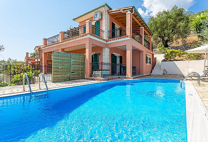 Beautiful villa with private pool and terrace . - Villa Vasillis . (Галерея фотографий) }}