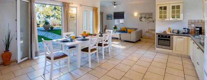  . - Ormos Beach House . (Photo Gallery) }}