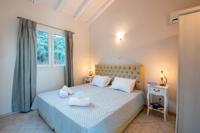  . - Ormos Beach House . (Photo Gallery) }}