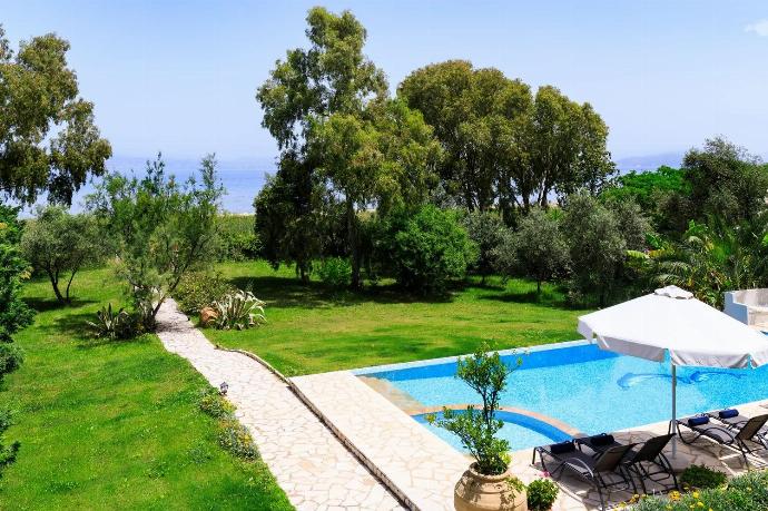  . - Ormos Beach House . (Photo Gallery) }}