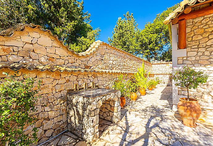 Terrace area . - Villa Nionios . (Galerie de photos) }}