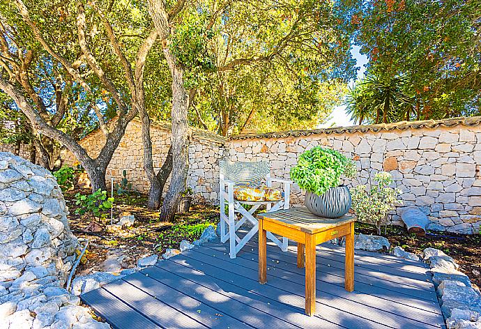 Terrace area  . - Villa Nionios . (Photo Gallery) }}