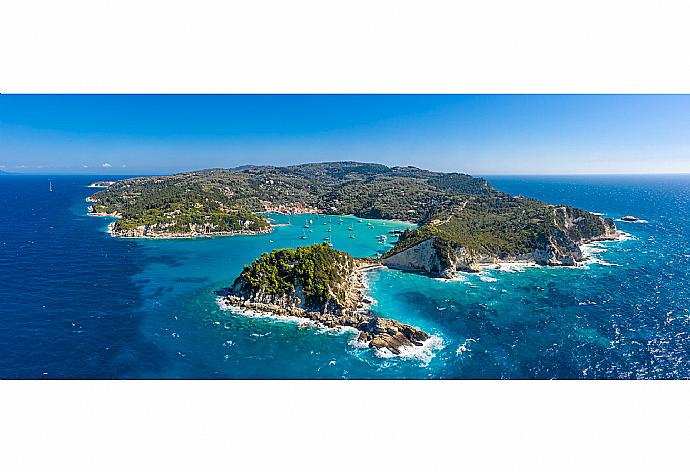 Aerial view of Lakka . - Villa Nionios . (Galerie de photos) }}