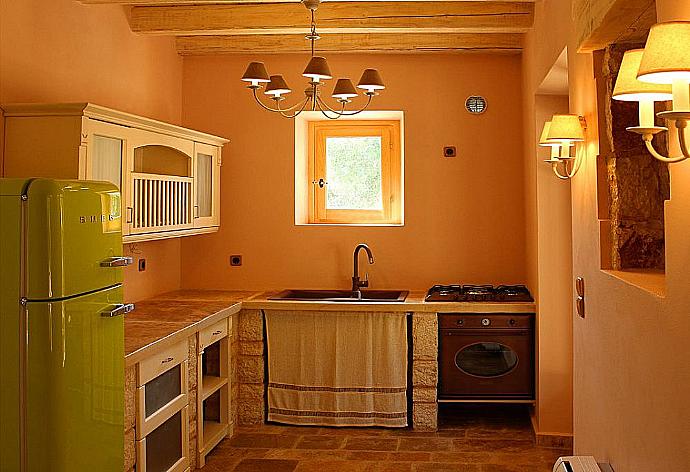 Equipped kitchen  . - The Thalia Estate . (Photo Gallery) }}