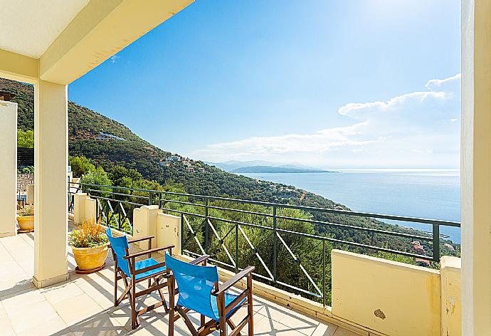 Terrace area . - Villa Georgios . (Galleria fotografica) }}