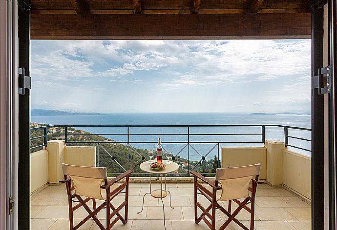 Balcony with panoramic sea views . - Villa Georgios . (Photo Gallery) }}