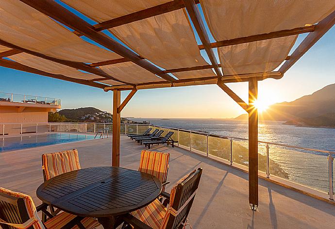 Stunning terrace sunsets . - Villa Lara . (Photo Gallery) }}