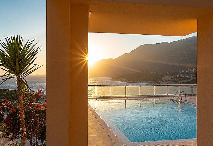 Stunning terrace sunsets . - Villa Lara . (Photo Gallery) }}