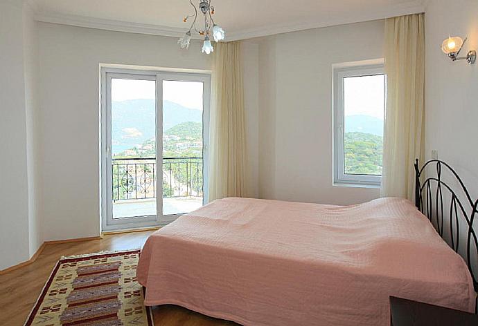 Double bedroom with A/C . - Villa Kastello . (Галерея фотографий) }}