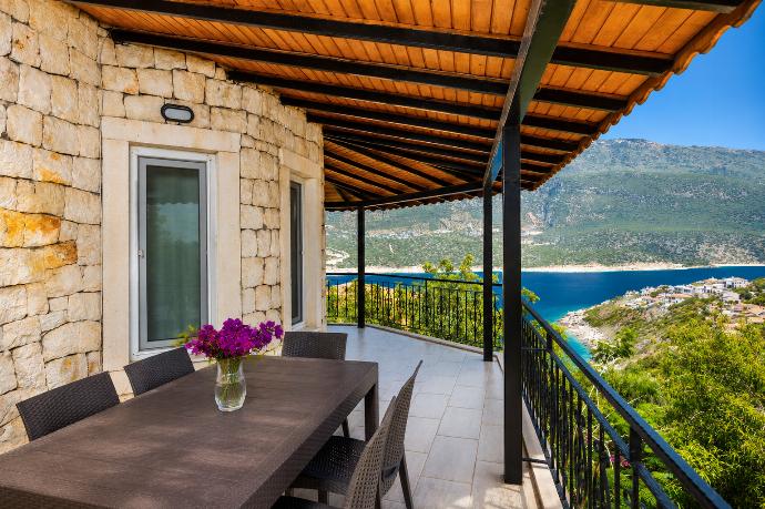 Sheltered terrace area with sea views . - Villa Kastello . (Galleria fotografica) }}