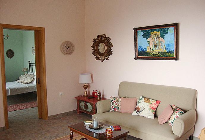 Ground floor living area . - Villa Astarti . (Photo Gallery) }}
