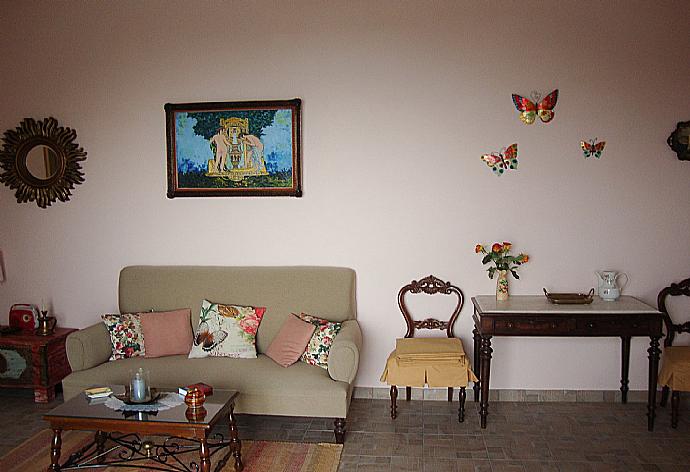 Ground floor living area . - Villa Astarti . (Galerie de photos) }}
