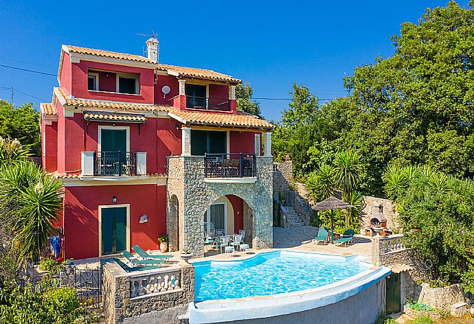 ,Beautiful villa with private infinity pool and terrace with panoramic sea views . - Villa Astarti . (Галерея фотографий) }}