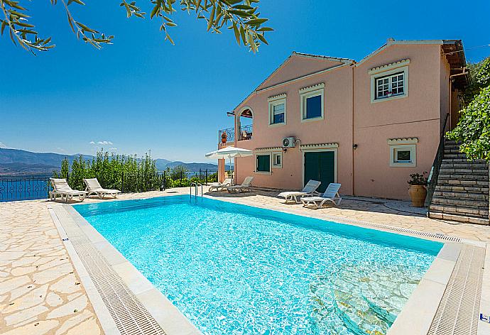 ,Beautiful villa with private pool and terrace with sea views . - Villa Eleni . (Галерея фотографий) }}