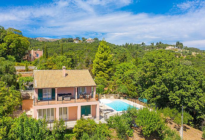 Aerial view of Villa Eleni . - Villa Eleni . (Galería de imágenes) }}