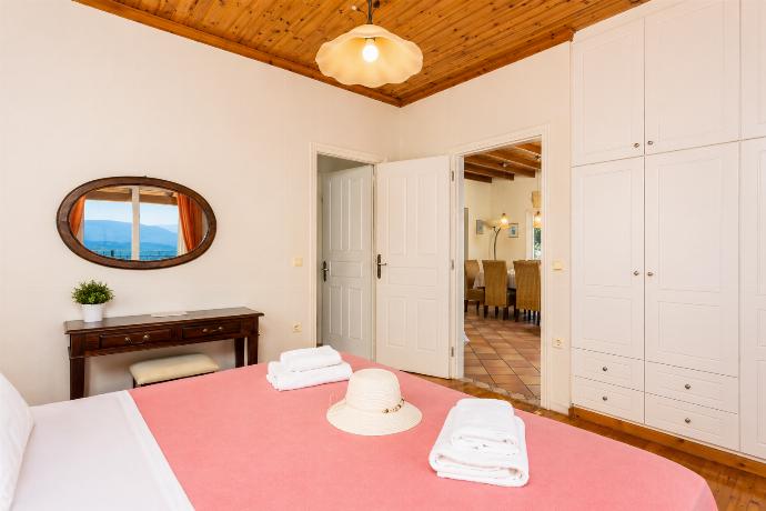  . - Villa Eleni . (Photo Gallery) }}