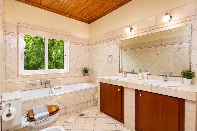  . - Villa Eleni . (Photo Gallery) }}