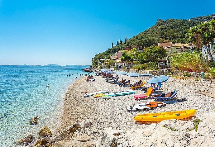 Kaminaki . - Villa Eleni Agios Stephanos . (Fotogalerie) }}