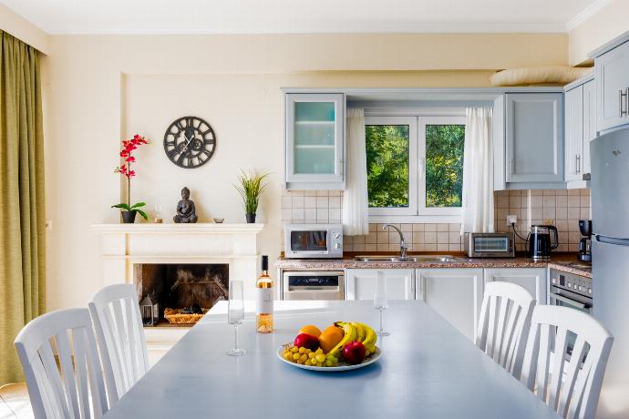  . - Villa Eleni Agios Stephanos . (Photo Gallery) }}