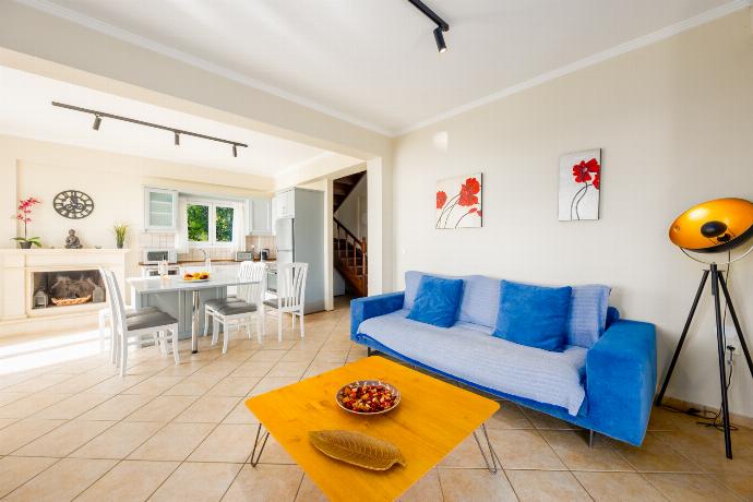  . - Villa Eleni Agios Stephanos . (Photo Gallery) }}