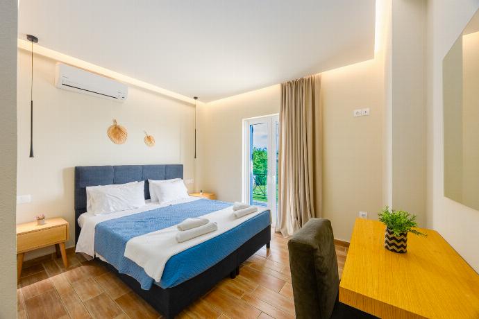  . - Villa Eleni Agios Stephanos . (Photo Gallery) }}