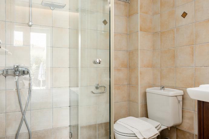  . - Villa Eleni Agios Stephanos . (Photo Gallery) }}