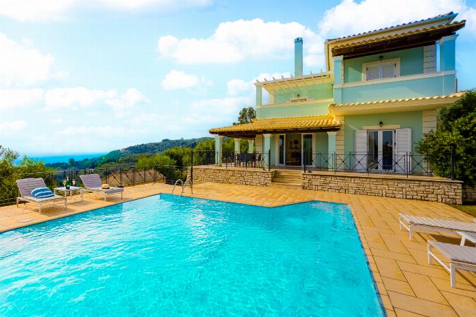  . - Villa Eleni Agios Stephanos . (Photo Gallery) }}