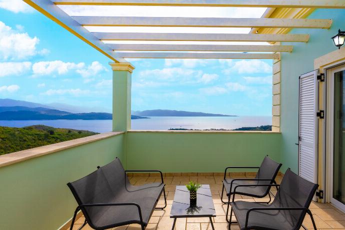  . - Villa Eleni Agios Stephanos . (Photo Gallery) }}