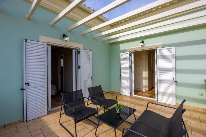  . - Villa Eleni Agios Stephanos . (Photo Gallery) }}