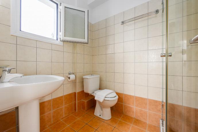  . - Villa Eleni Agios Stephanos . (Photo Gallery) }}