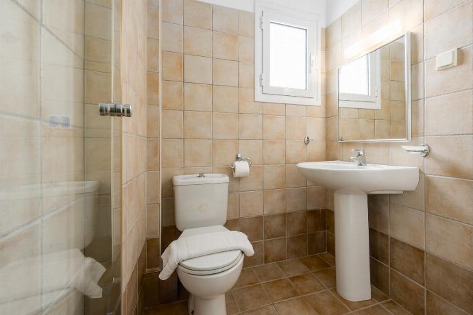  . - Villa Eleni Agios Stephanos . (Photo Gallery) }}