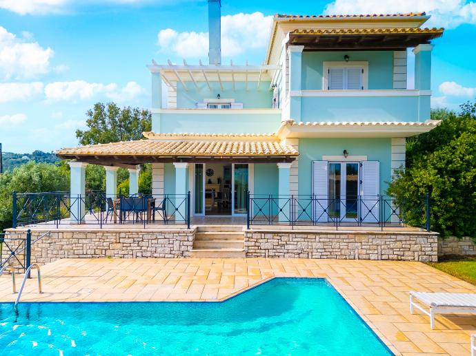  . - Villa Eleni Agios Stephanos . (Photo Gallery) }}
