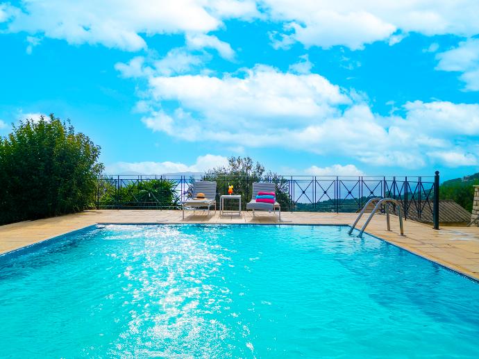  . - Villa Eleni Agios Stephanos . (Photo Gallery) }}