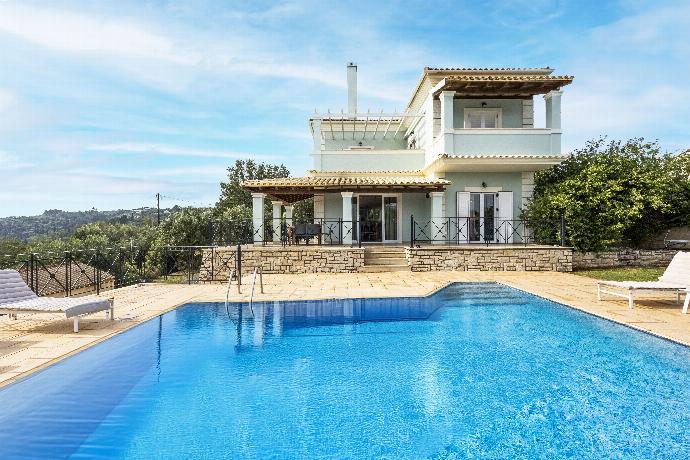  . - Villa Eleni Agios Stephanos . (Photo Gallery) }}