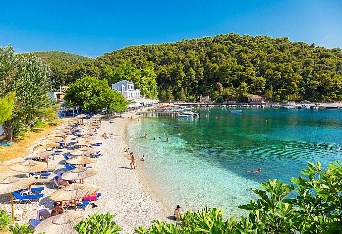 Local beach . - Villa Ourania . (Fotogalerie) }}