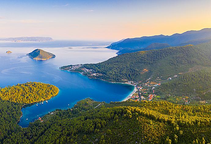 Skopelos sunrise . - Villa Ourania . (Galerie de photos) }}