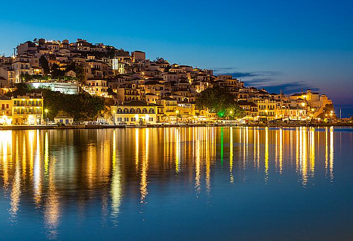 Skopelos Old Town . - Villa Ourania . (Photo Gallery) }}