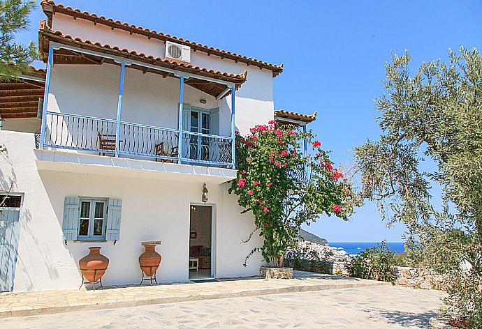 Villa Entrance . - Villa Ourania . (Photo Gallery) }}
