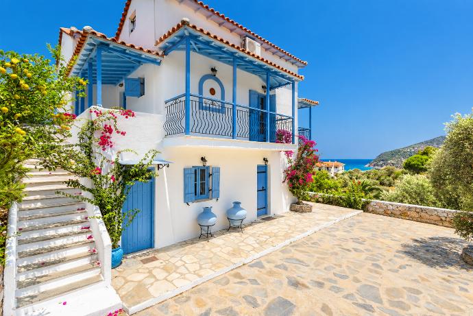 Beautiful villa with sea views . - Villa Ourania . (Photo Gallery) }}