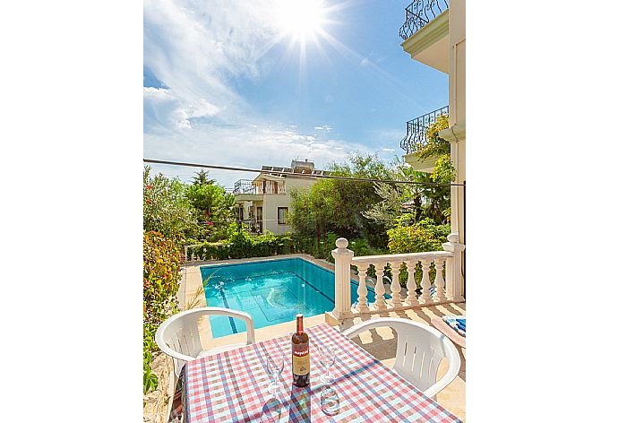Private pool and terrace . - Villa Antiphellos . (Galerie de photos) }}